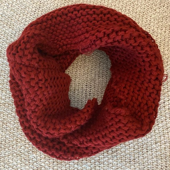 GAP Accessories - GAP - Knit Bold Red Circle Scarf